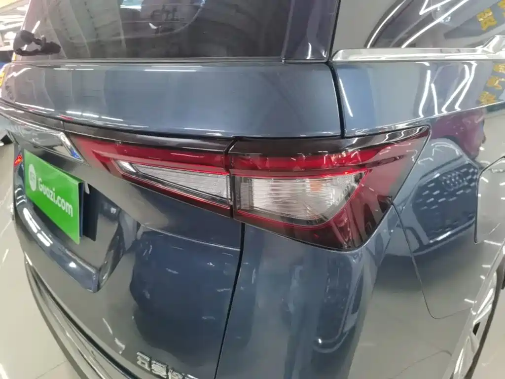 Wuling Jiachen — миниатюра 8