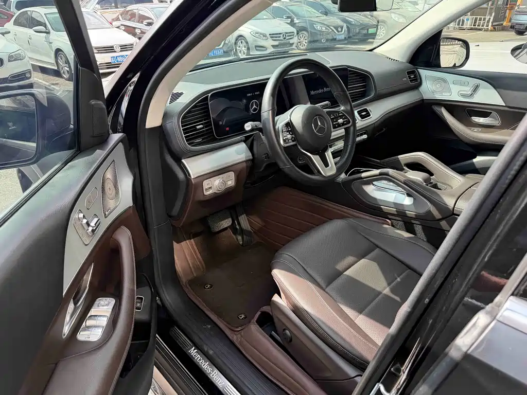 Mercedes-Benz GLE (Import) — миниатюра 2