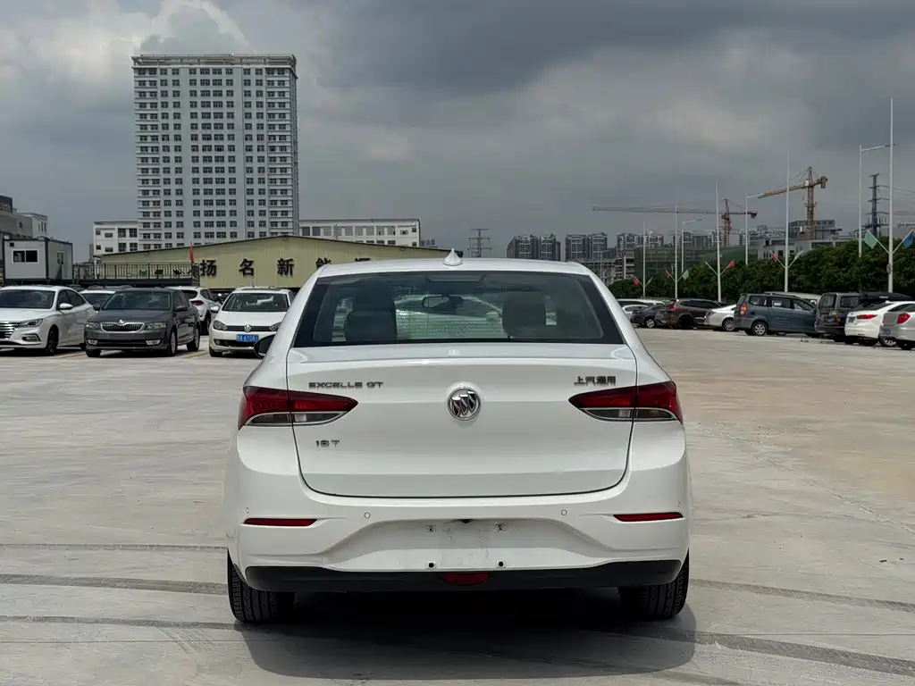 Buick Excelle — миниатюра 6