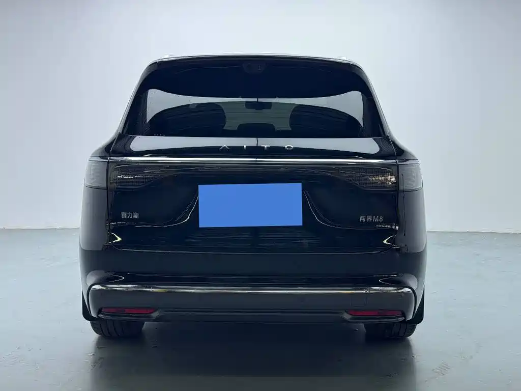 Aito M8 2025 Max+ 53.4kWh 5 мест (192 ）