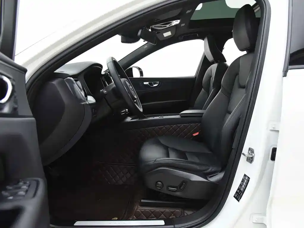 Volvo XC60 — миниатюра 6