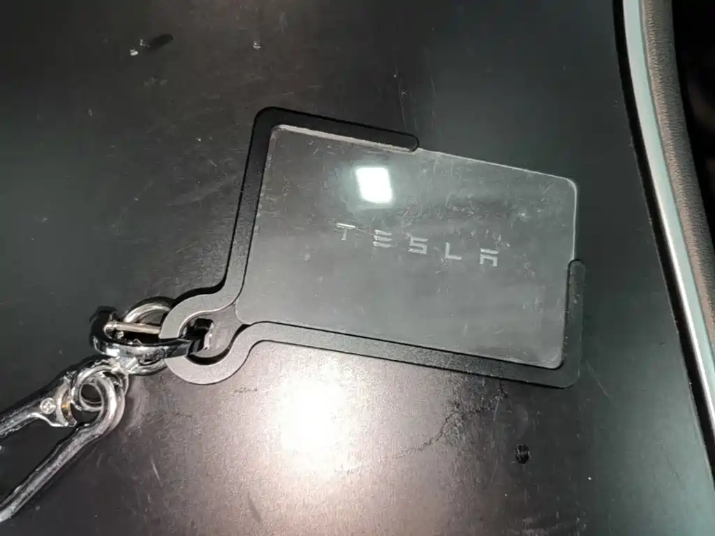 Tesla Model 3 — миниатюра 9