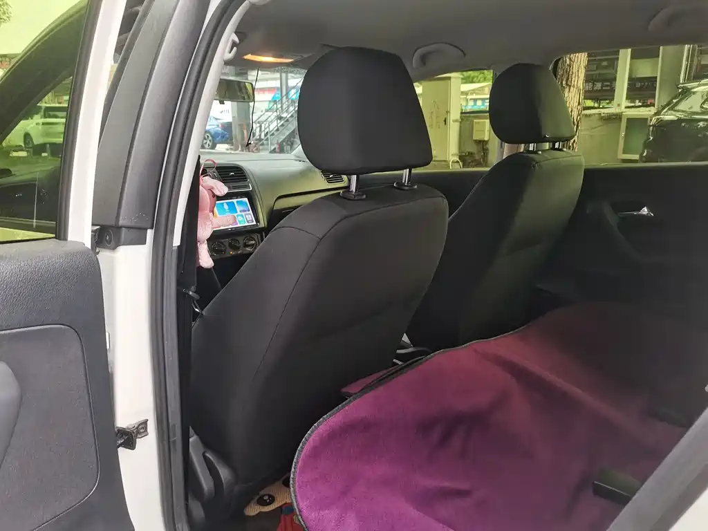 Volkswagen Polo 2018 1.5L AT