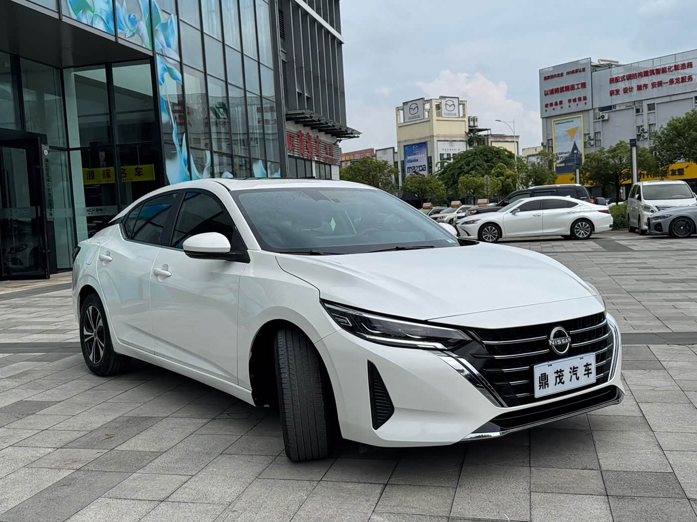 Nissan Sylphy 1.6 л 2025 г. Белый, пробег 15000 км