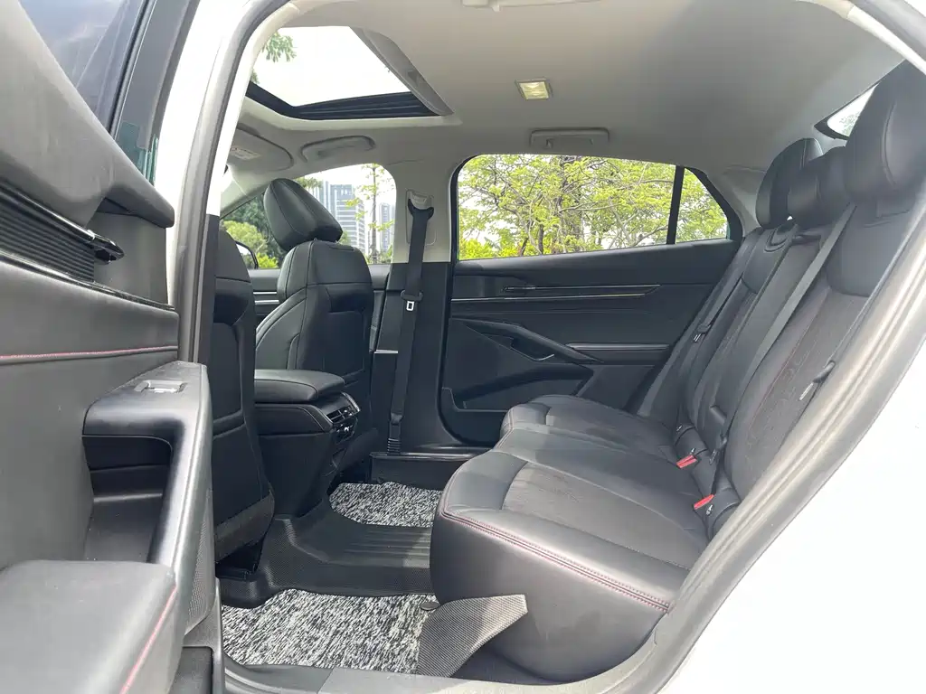 Ford Mondeo — миниатюра 8