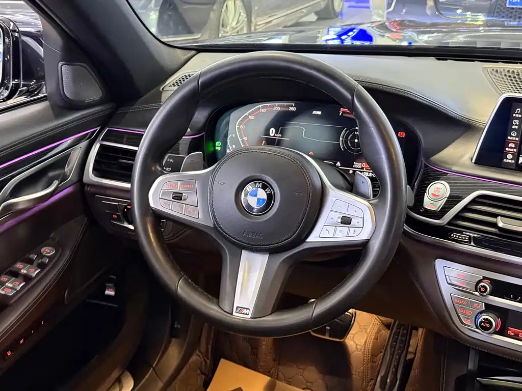 BMW 7 Series — миниатюра 5
