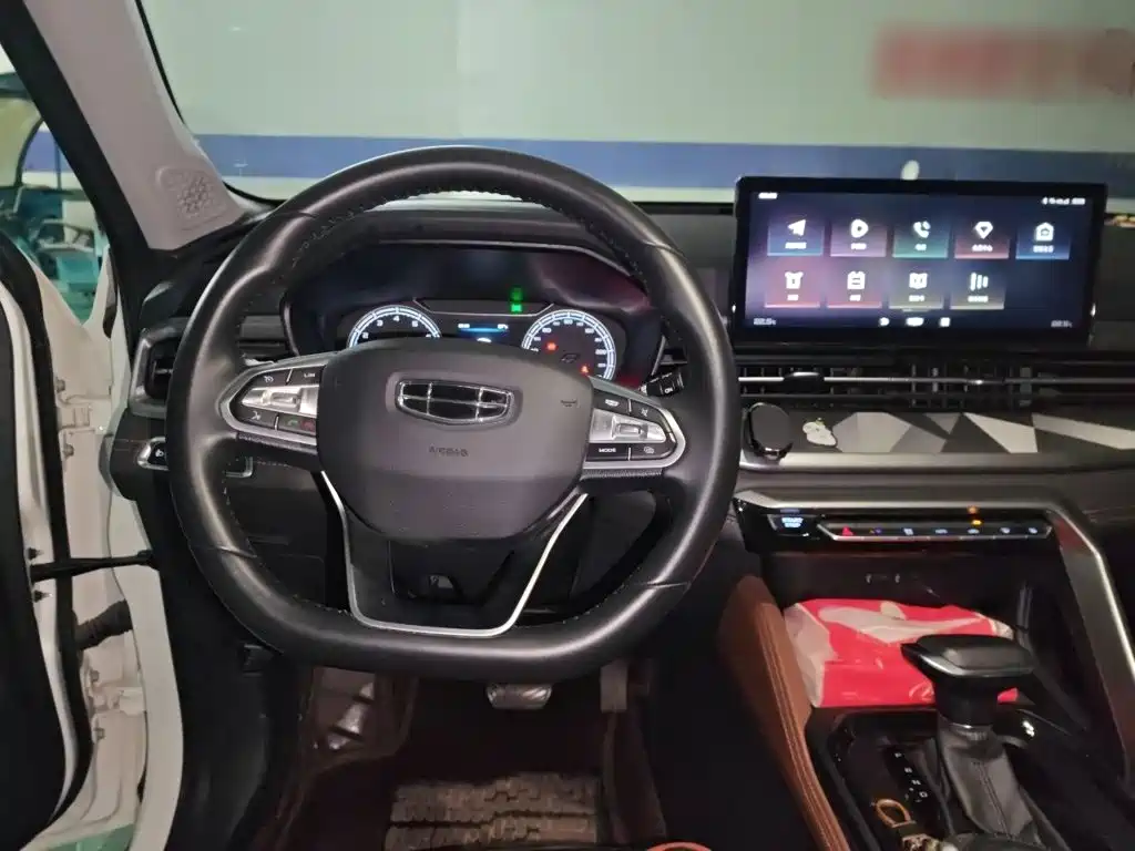 Geely Vision X6 — миниатюра 6