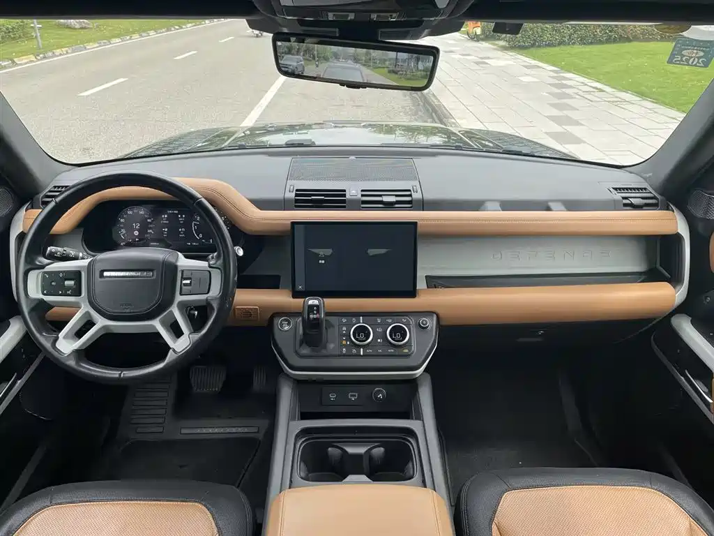 Land Rover Defender — миниатюра 10