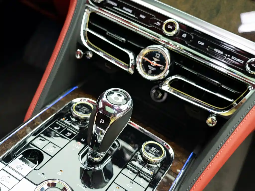 Bentley Flying Spur — миниатюра 20