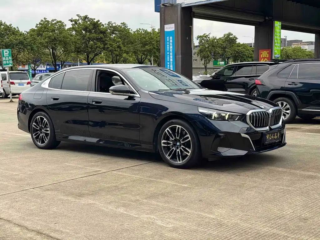 BMW 5 Series 5 2024 530Li Lead M Sport