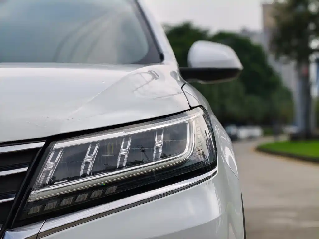Roewe RX5 New Energy — миниатюра 4