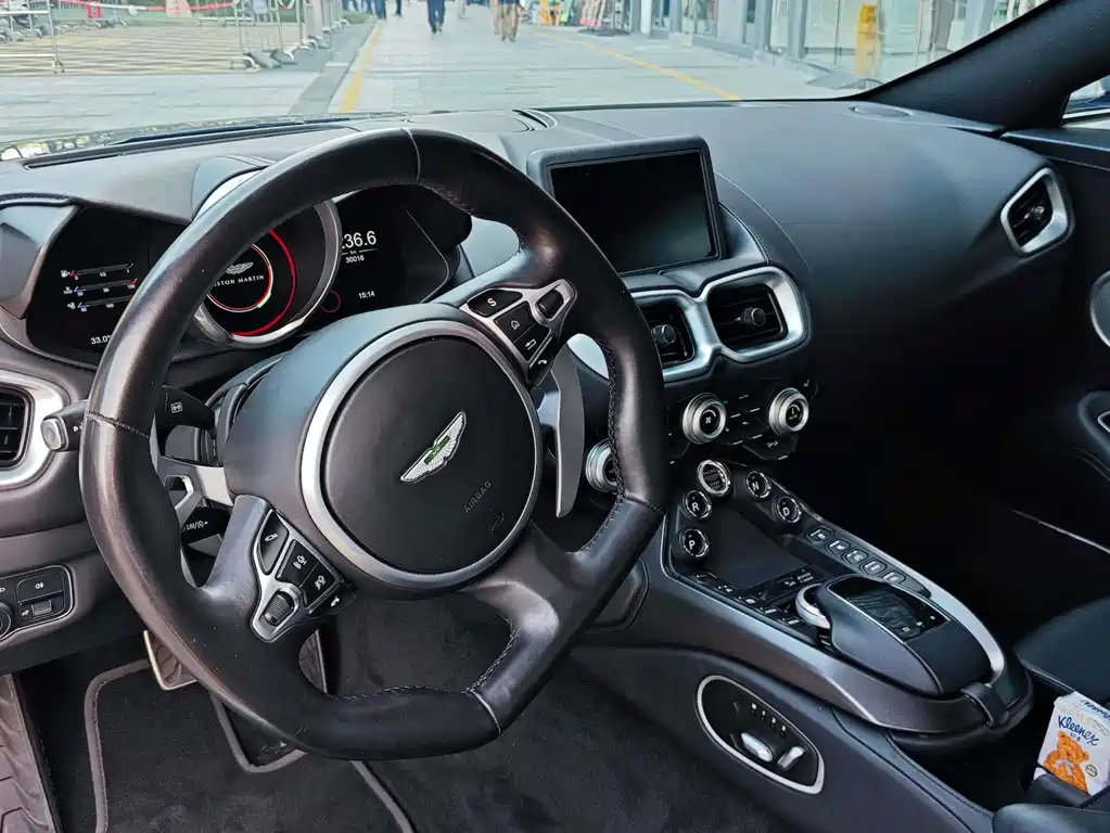 Aston Martin V8 Vantage 4.0T V8 Coupe, фото 11