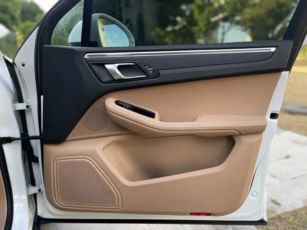 Porsche Macan — миниатюра 18