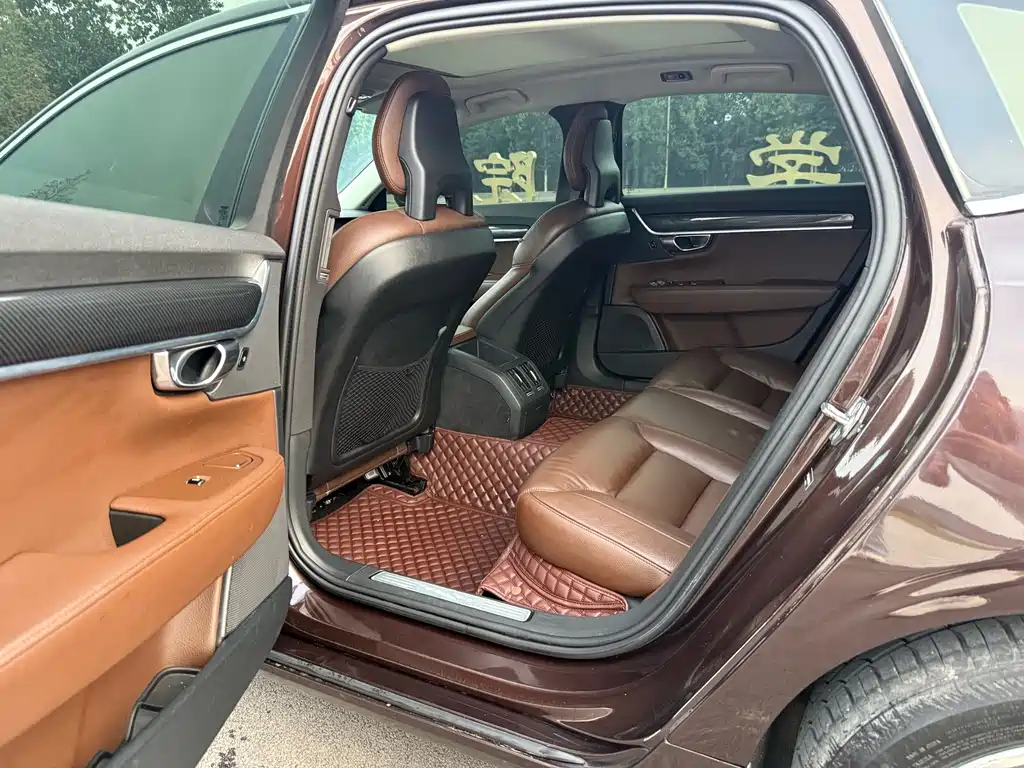 Volvo S90 — миниатюра 10