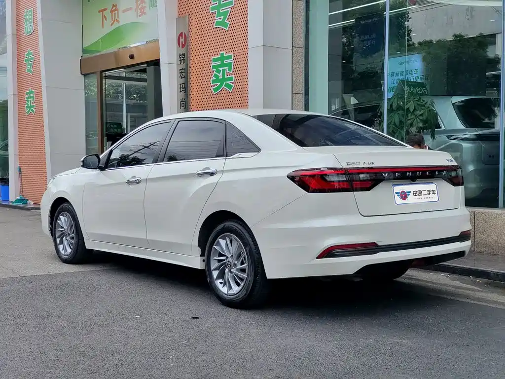 Venucia D60 — миниатюра 4