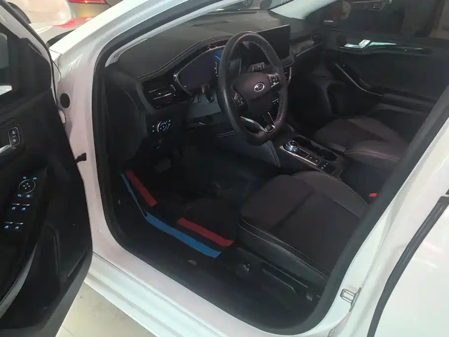 Ford Focus — миниатюра 9