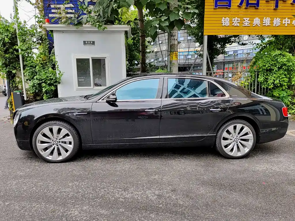Bentley Flying Spur — миниатюра 3