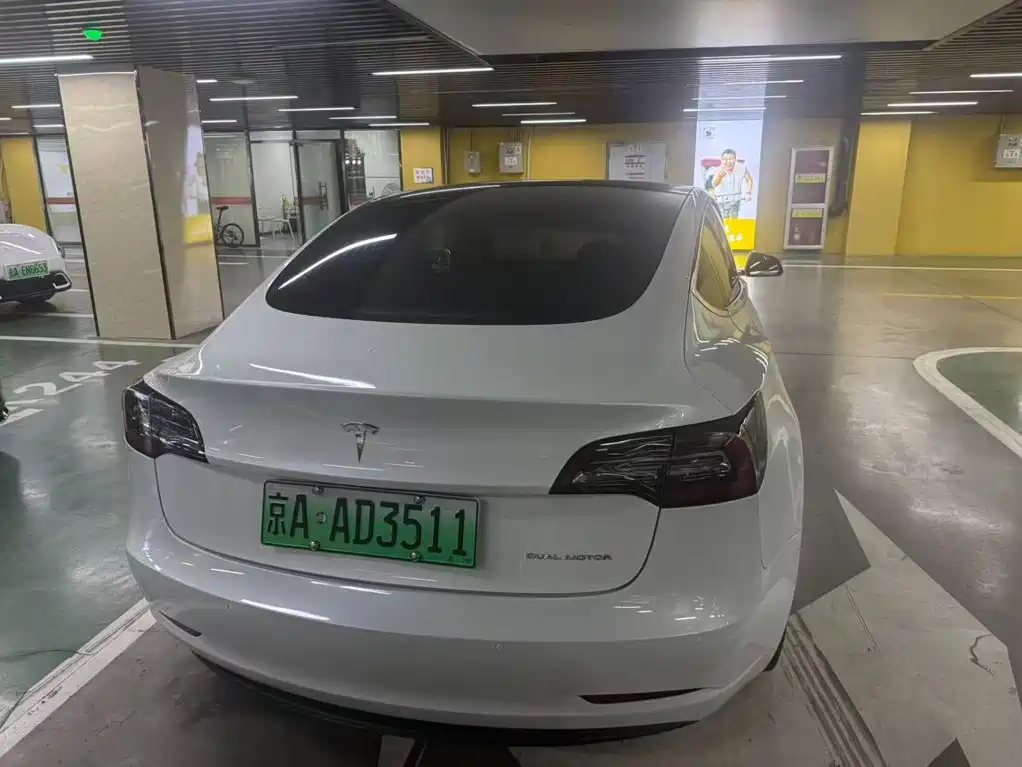Tesla Model 3 — миниатюра 6