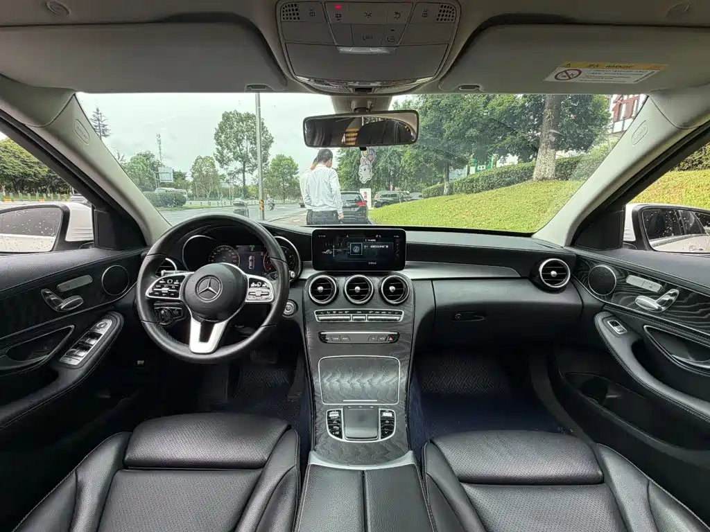 Mercedes-Benz C-Class — миниатюра 13