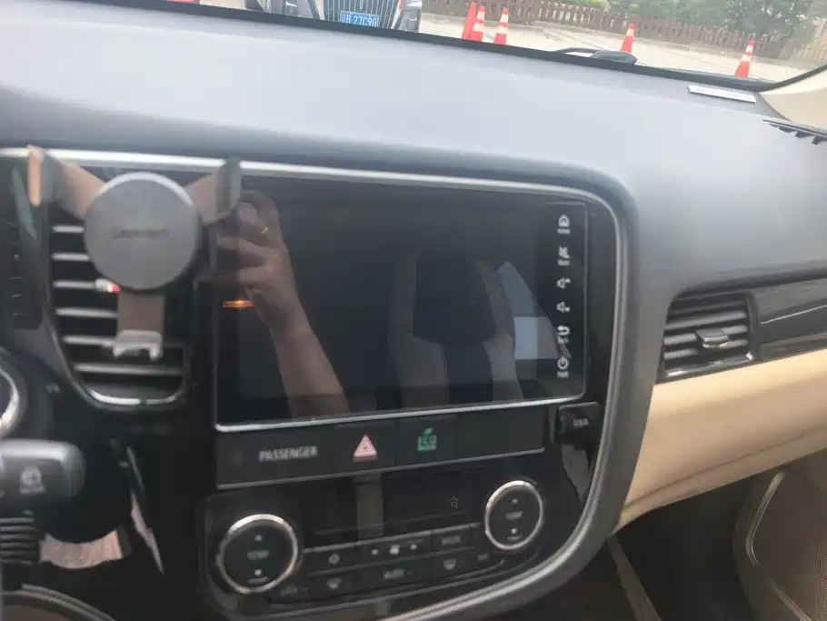 Mitsubishi Outlander — миниатюра 13