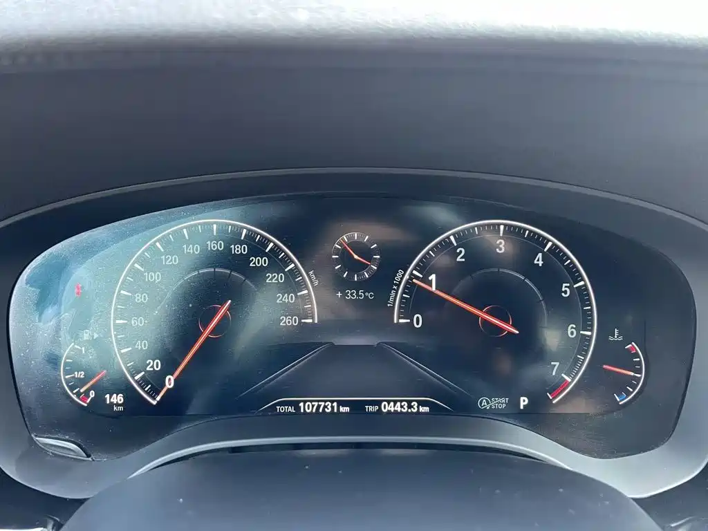 BMW 5 Series — миниатюра 11