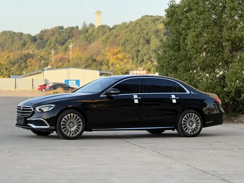 Mercedes-Benz E-Class — миниатюра 4