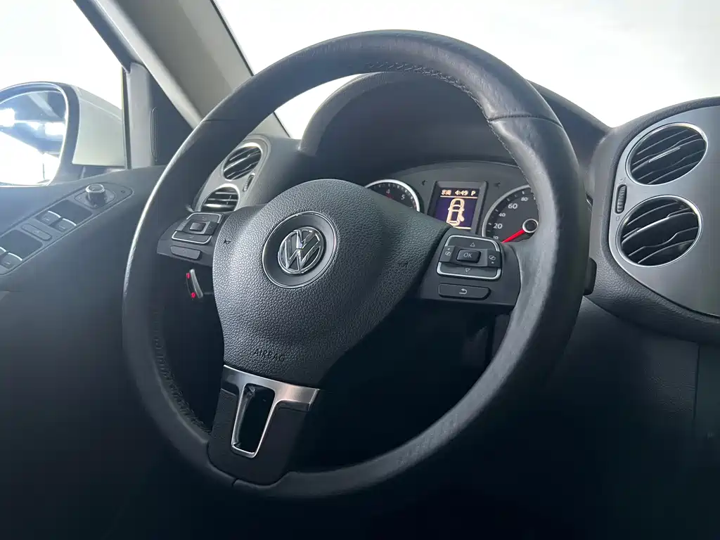 Volkswagen Tiguan — миниатюра 12