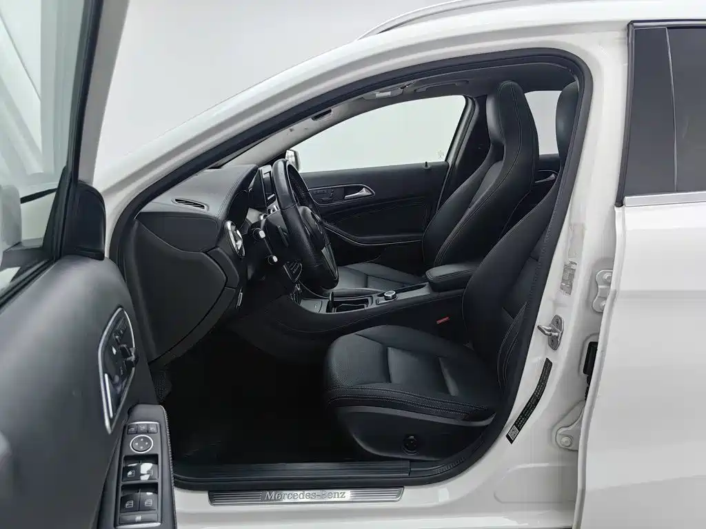 Mercedes-Benz GLA — миниатюра 10
