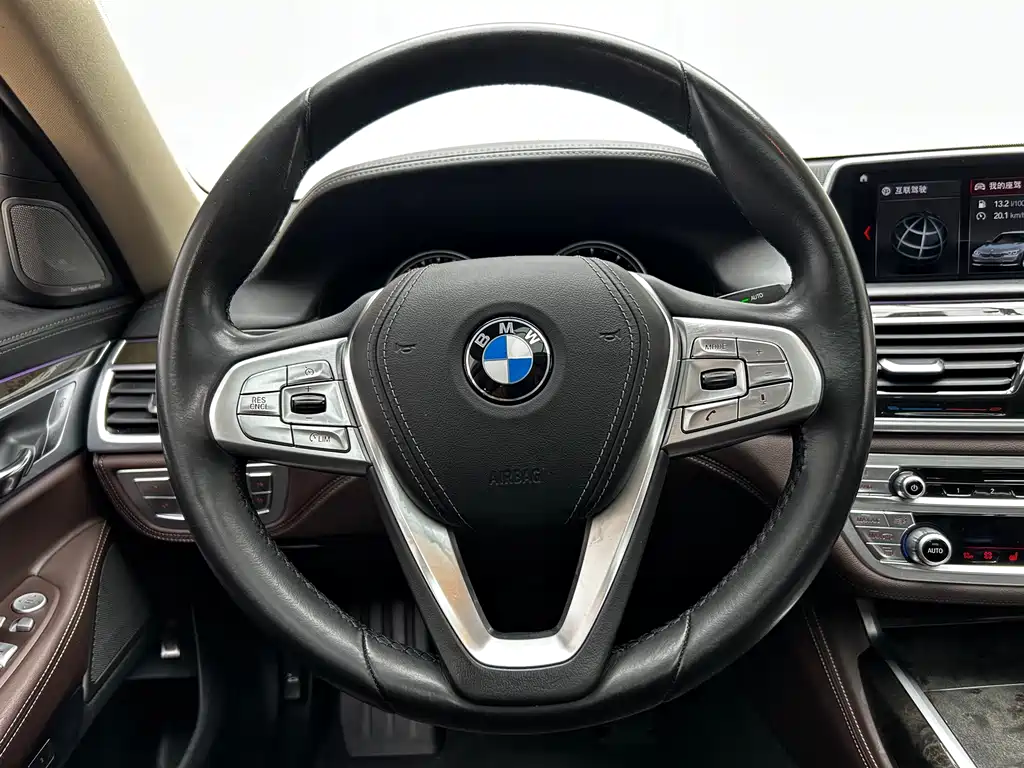 BMW 7 Series — миниатюра 15