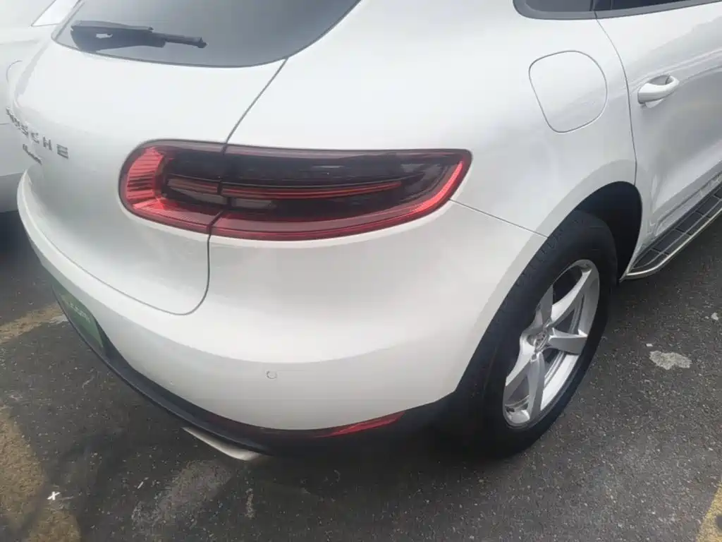 Porsche Macan — миниатюра 8