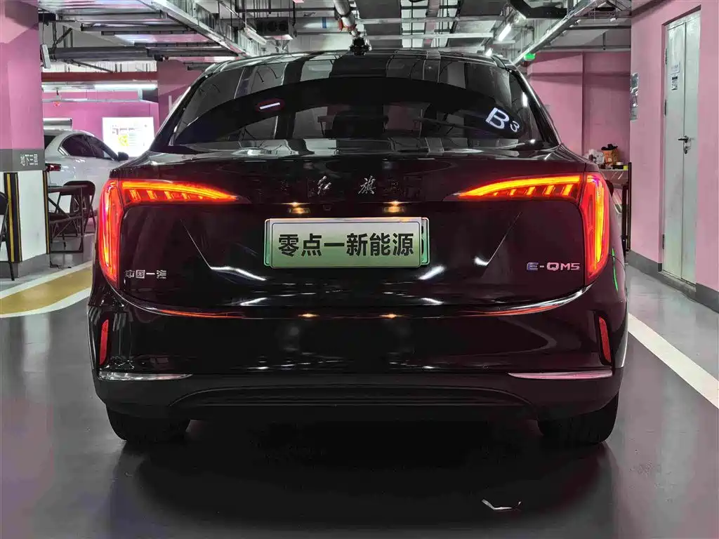 Hongqi Hongqi E-QM5 — миниатюра 5
