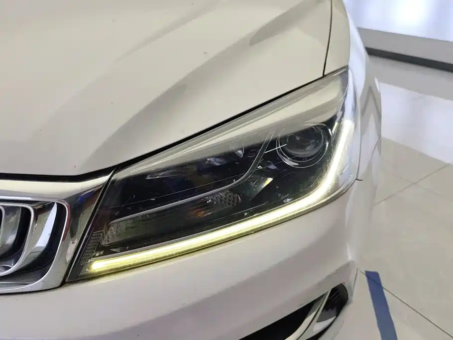 Geely Emgrand — миниатюра 5