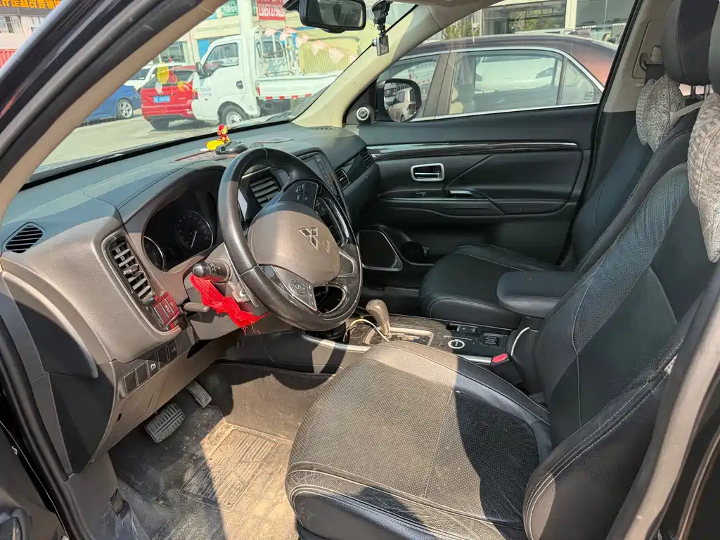 Mitsubishi Outlander — миниатюра 4