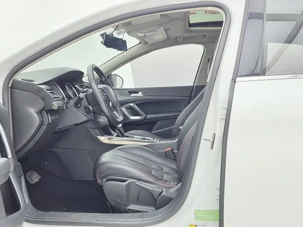 Peugeot 408 2015 1.2T AT Luxury