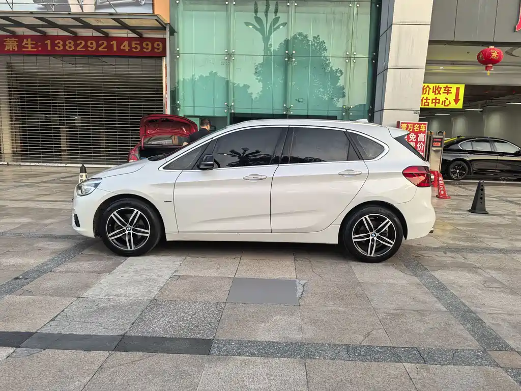 BMW 2 Series Active Tourer — миниатюра 4