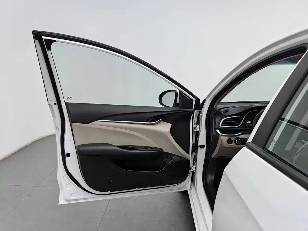 Buick Excelle — миниатюра 8