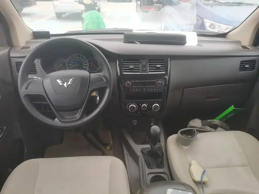 Wuling Rongguang V — миниатюра 10