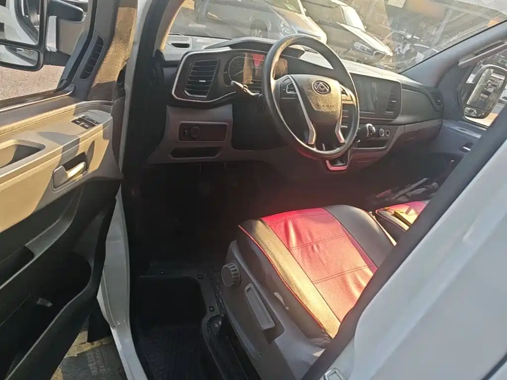 MAXUS V80 — миниатюра 16
