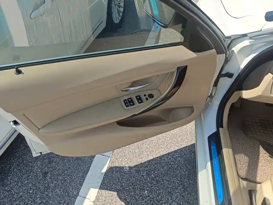 BMW 3 Series — миниатюра 7