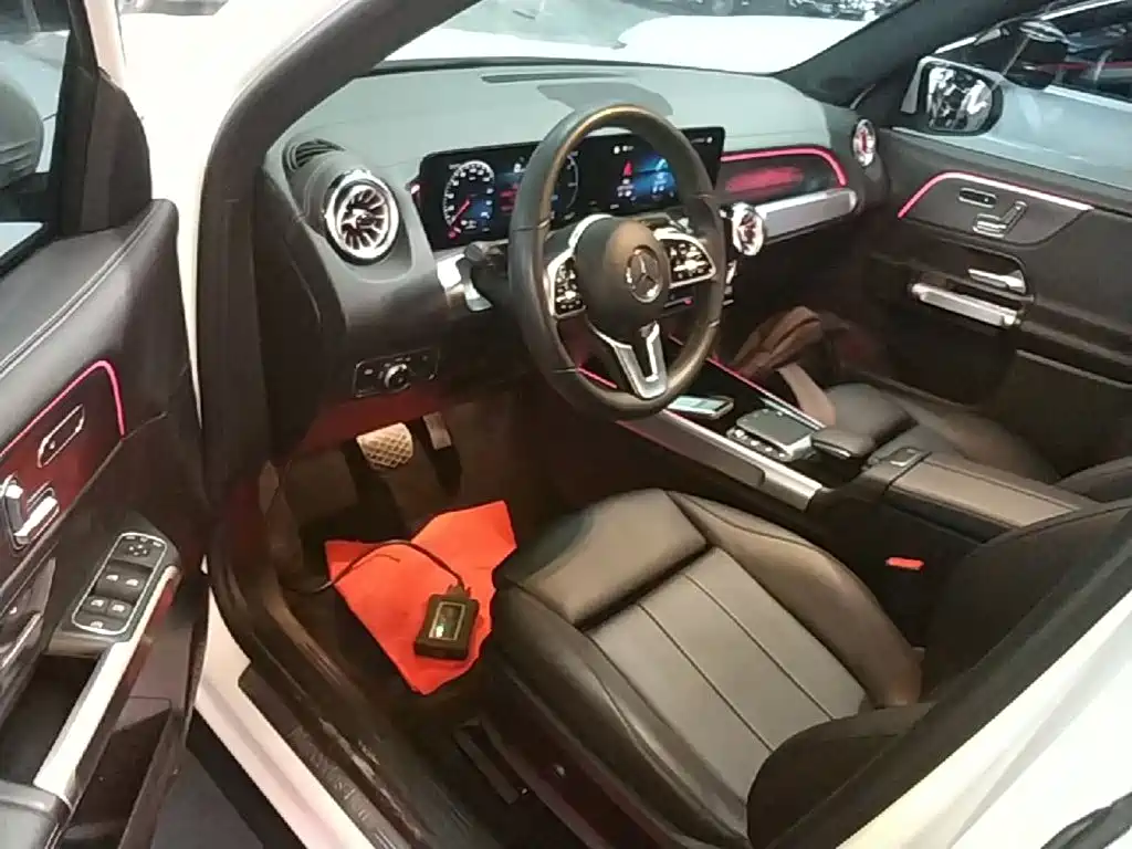 Mercedes-Benz EQB — миниатюра 16