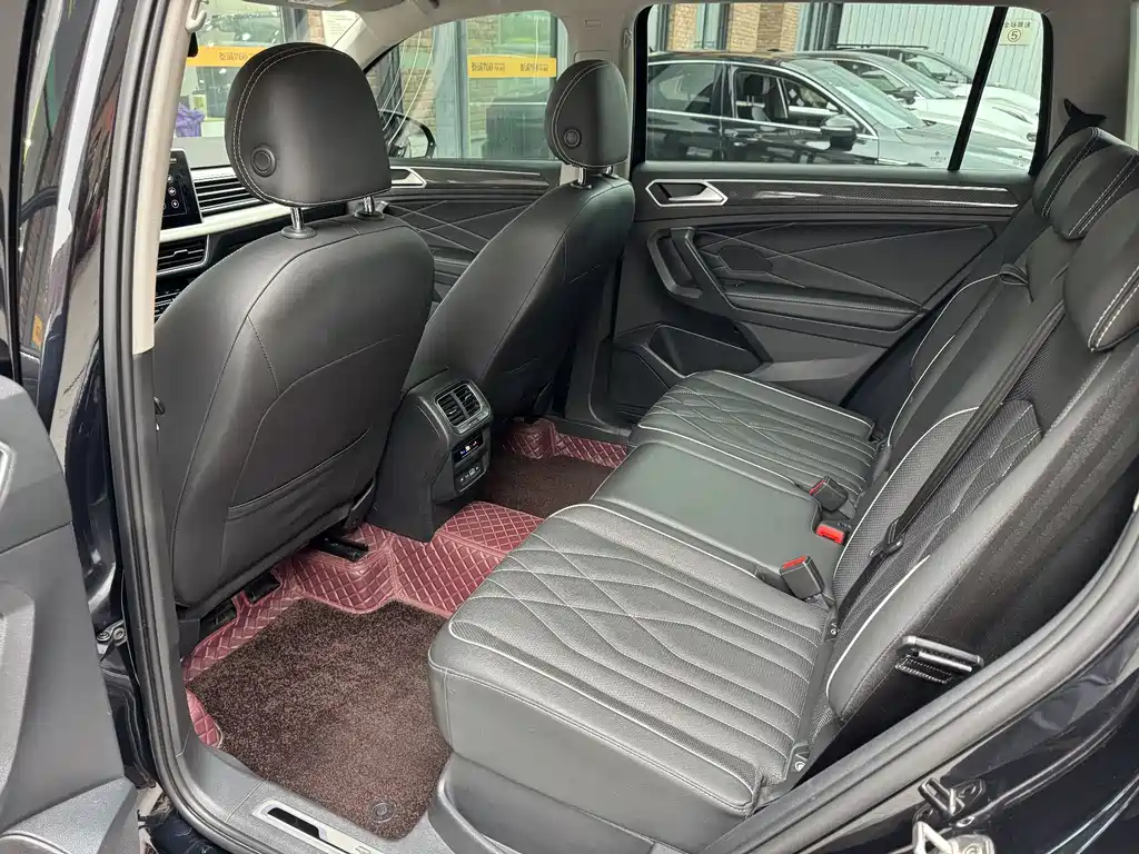 Volkswagen Tiguan L L 2022 330TSI AT R-Line