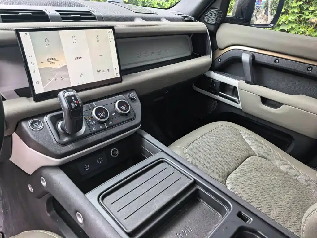 Land Rover Defender — миниатюра 5
