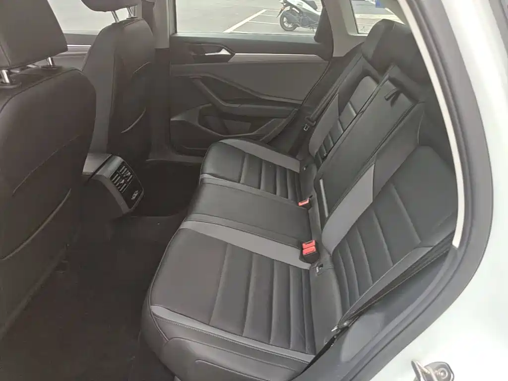 Volkswagen Sagitar — миниатюра 17