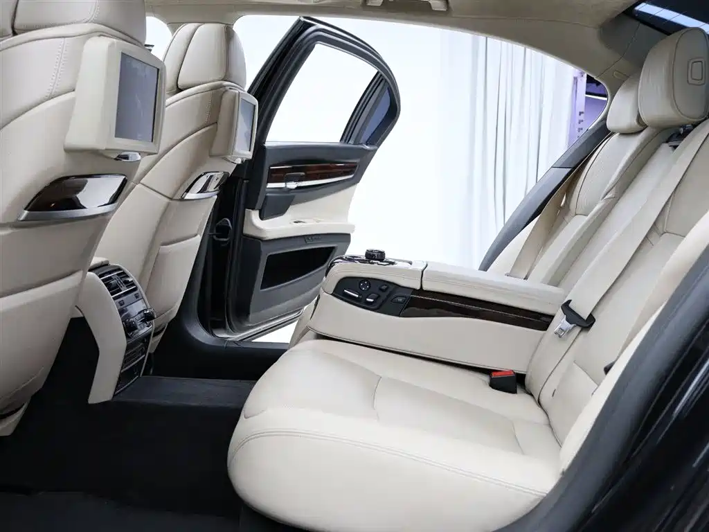 BMW 7 Series 7 2010 760Li