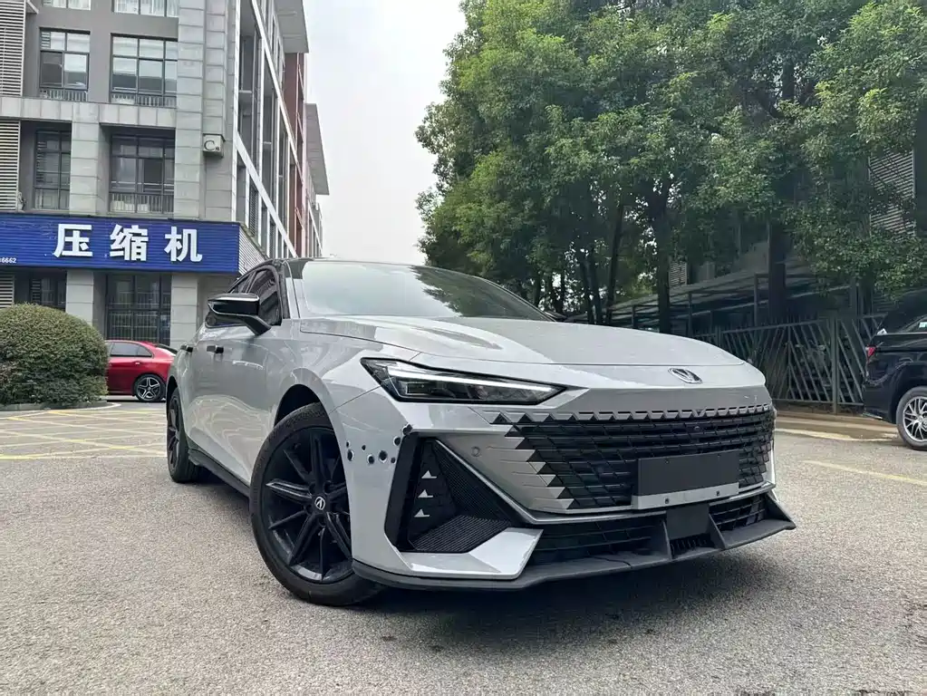 Changan UNI-V — миниатюра 3