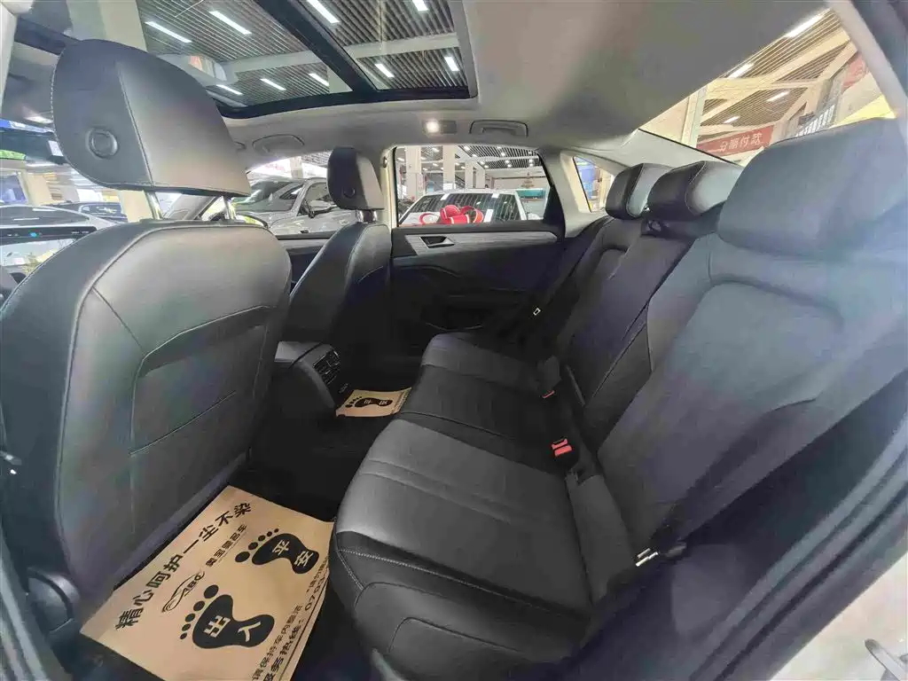 Volkswagen Sagitar — миниатюра 6
