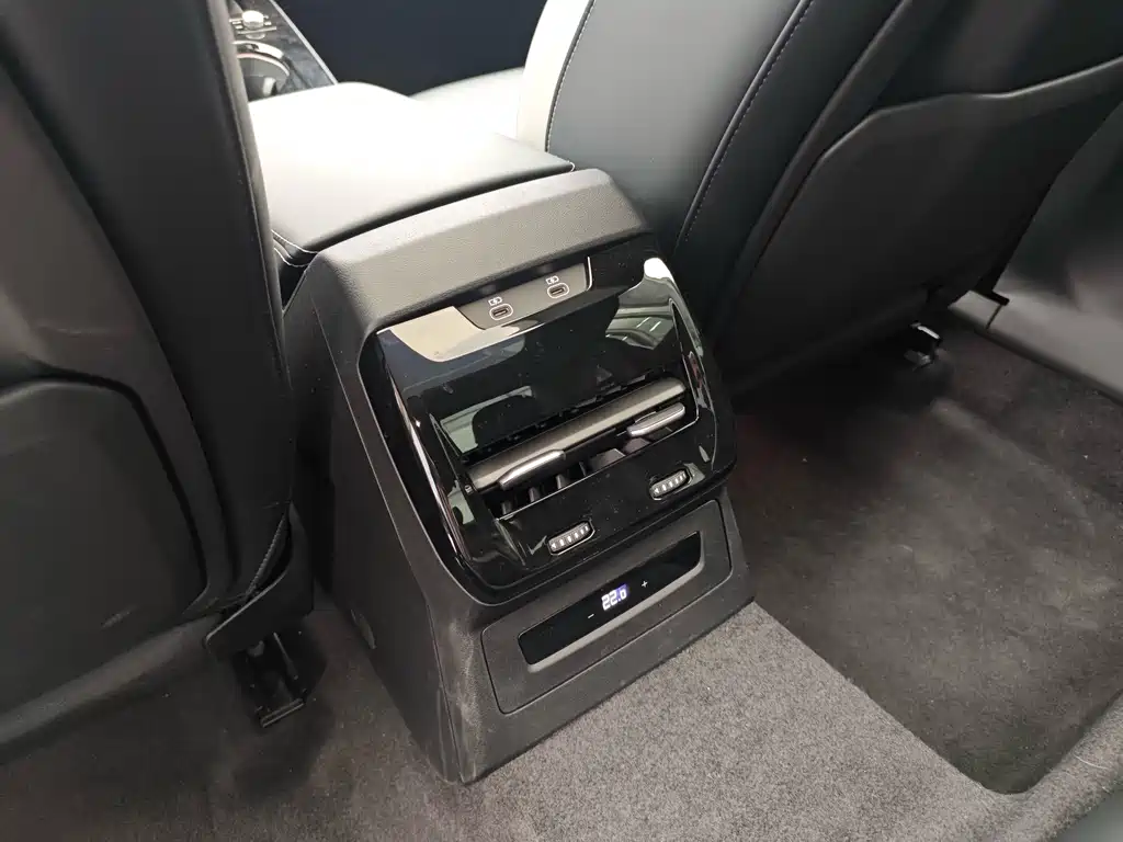 Audi A5L — миниатюра 18
