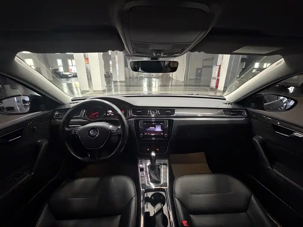 Volkswagen Passat 2017 330TSI DSG