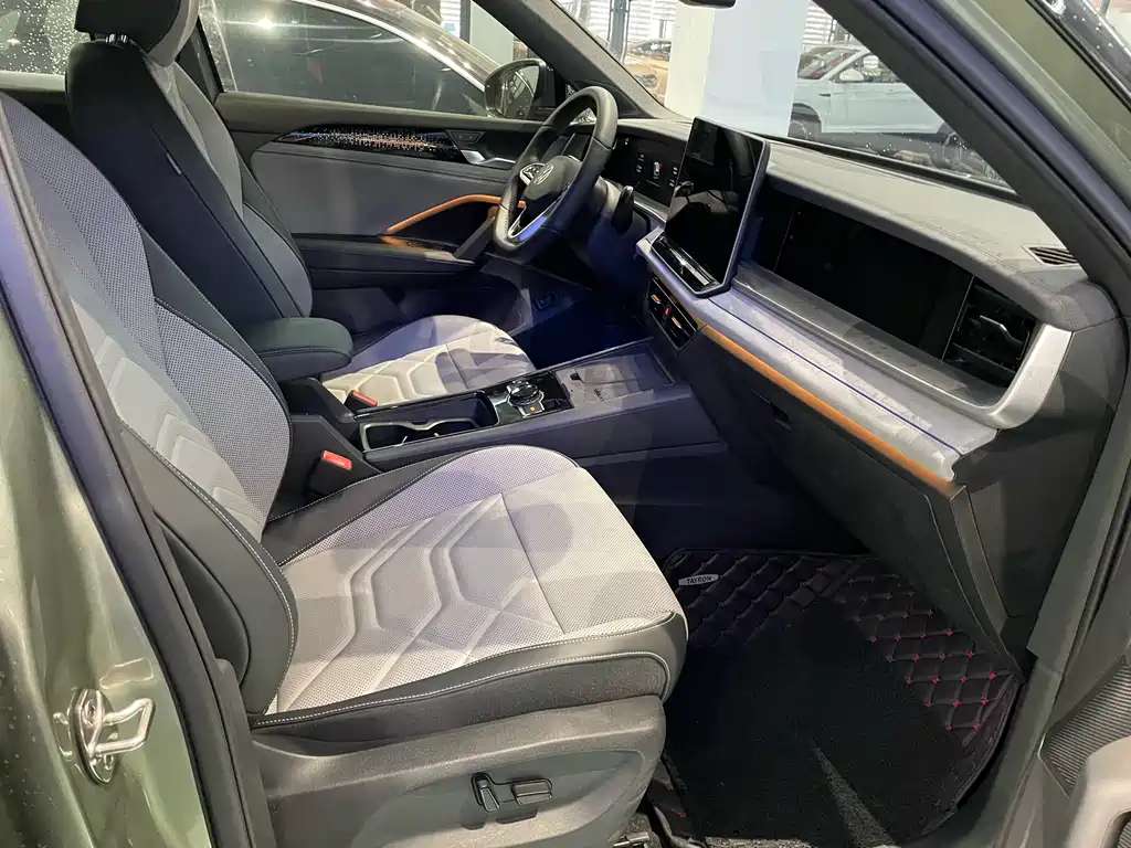 Volkswagen Tayron 2025 L 380TSI Luxury Easy