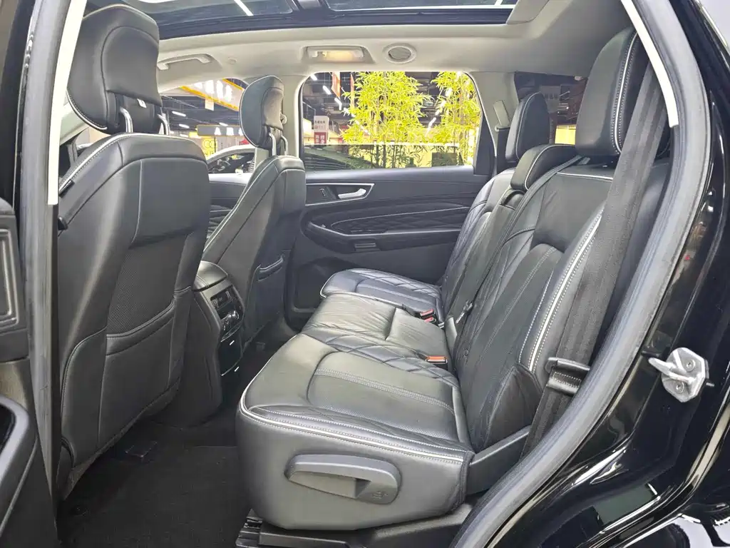 Ford Edge — миниатюра 14